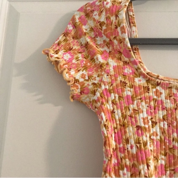 Billabong💜NWT ribbed lettuce edge floral top size L - Picture 3 of 8